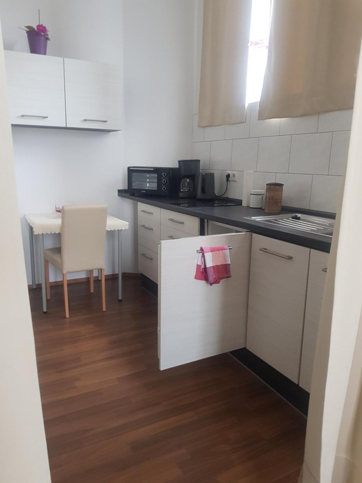 Ferienwohnung Fiwa Fewo-1 Und Fewo-2 Пирмазенс Стая снимка